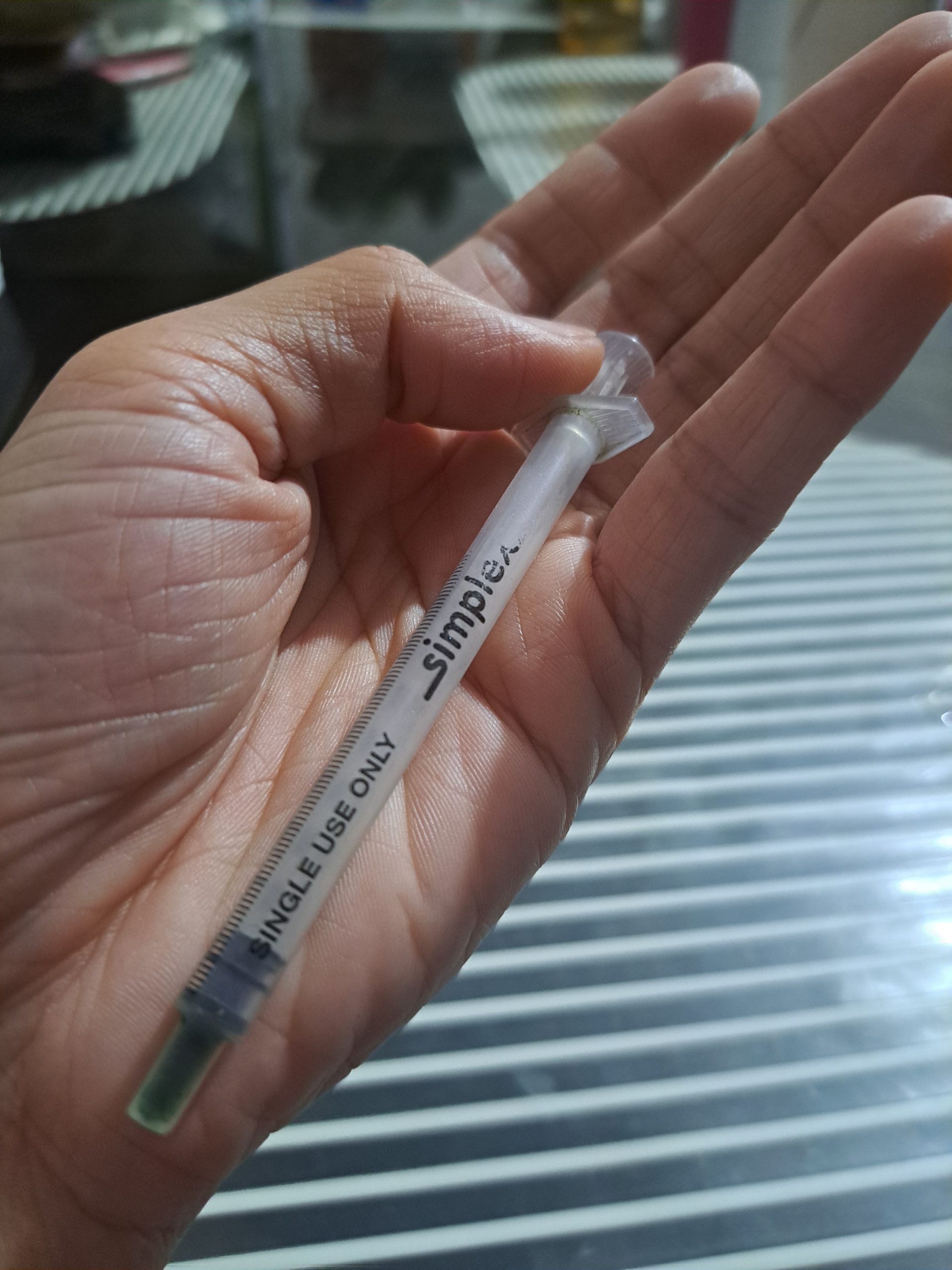 Free syringe that comes with the vitamins